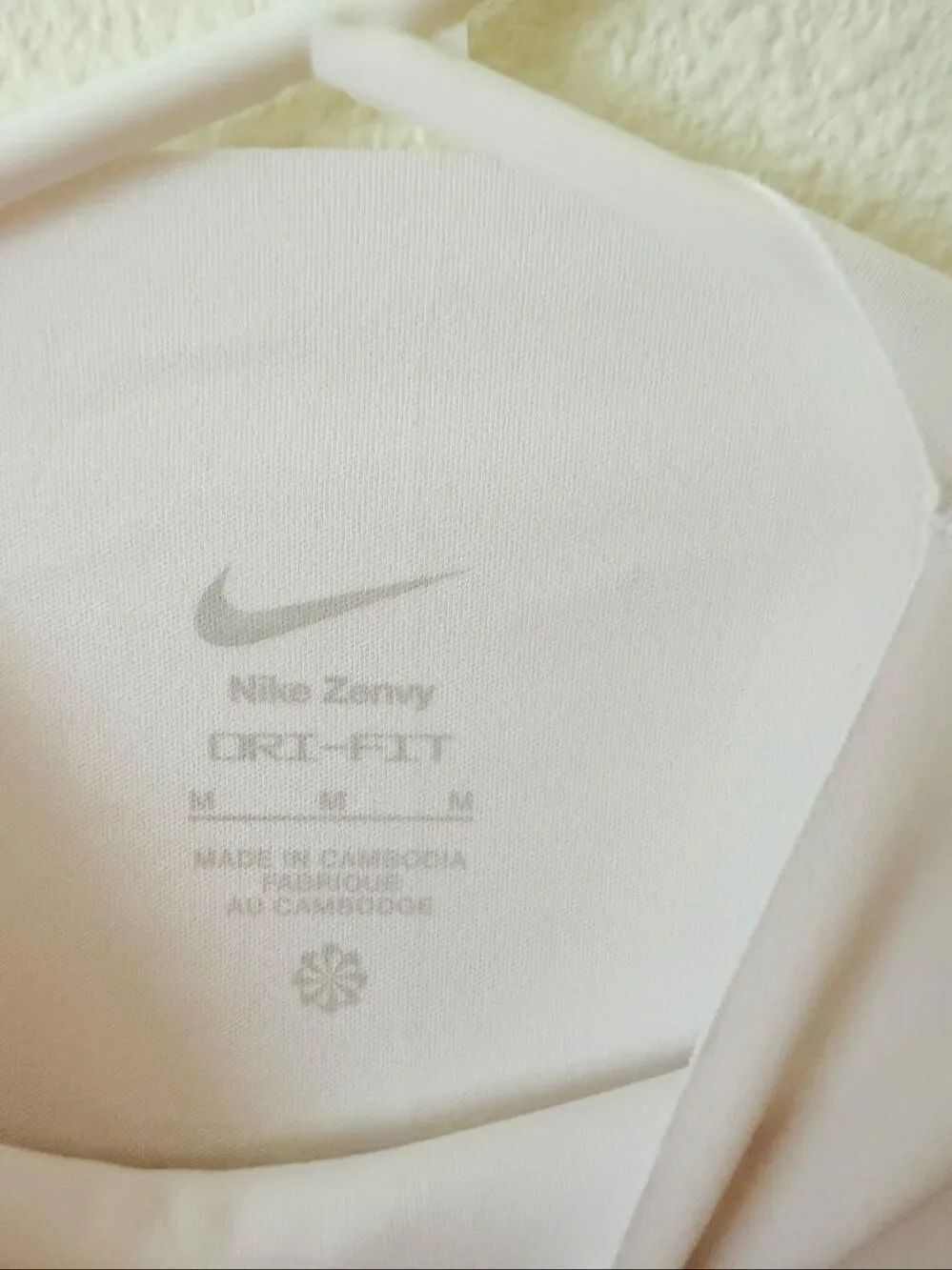 Nike Women's One Dri-FIT Luxe Long Sleeve Cropped Top White Crop Shirt sz Medium - Picture 4 of 6